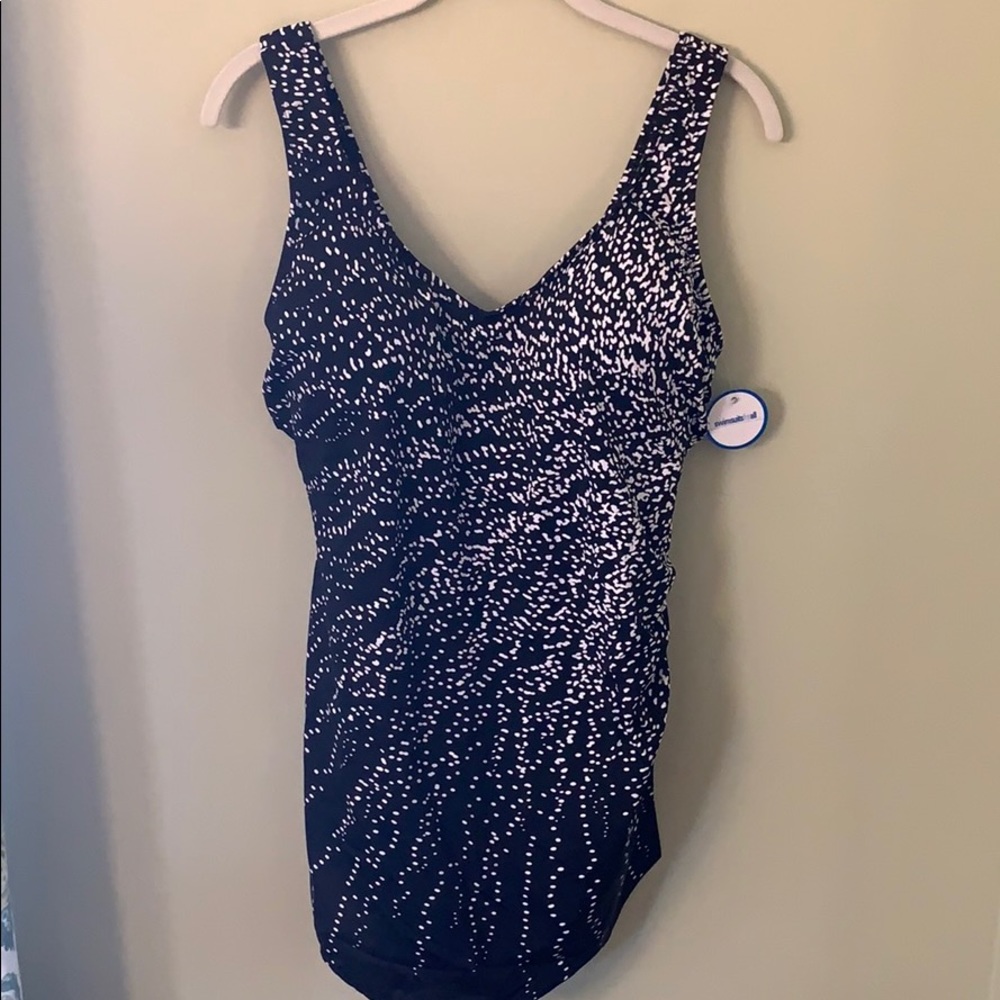 Swimsuits for All | Woman’s one-piece swimsuit s20